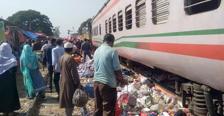 ট্রেনচালক বাঁচিয়ে দিলেন শত শত মানুষকে