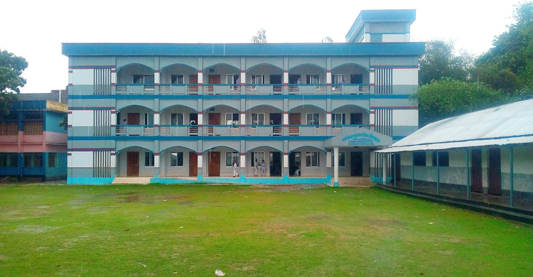 সরকারি বই বিক্রির পর থানায় হারানো জিডি প্রধান শিক্ষকের!