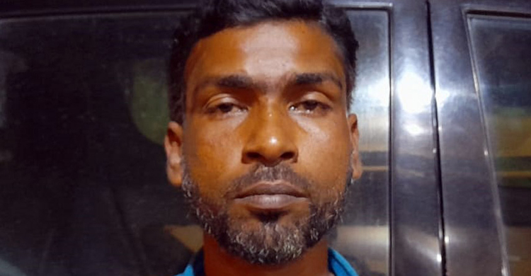 বাড়িতে ডেকে নিয়ে গৃহবধূকে ধর্ষণ, যুবক গ্রেফতার