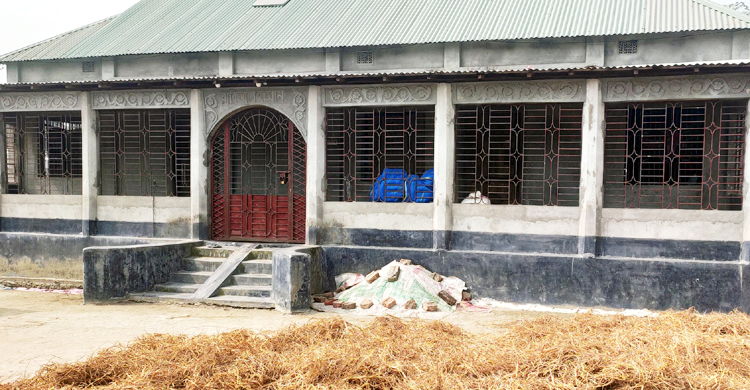 গরিবের ভিজিডির তালিকায় ধনীদের নাম