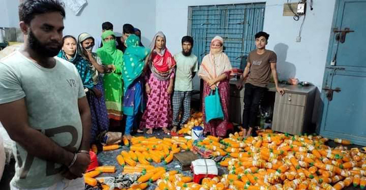 বগুড়ায় নকল জুস কারখানার সন্ধান, মালিকসহ গ্রেফতার ১২