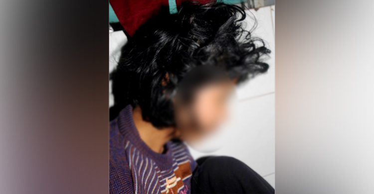 গৃহকর্মীর চুল কেটে দিল গৃহকর্ত্রী, লজ্জায় ইঁদুরের বিষপান