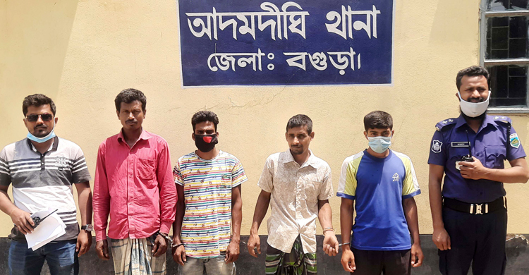 লকডাউনে জমজমাট জুয়ার আসর