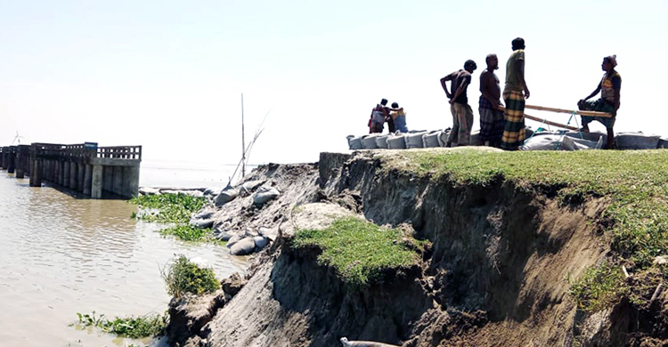ধুনটে সংস্কার কাজ শেষ না হতেই ফের স্পারে ভাঙন
