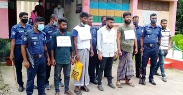 বগুড়ায় পুলিশের ওপর হামলা, কাউন্সিলরসহ গ্রেফতার ২