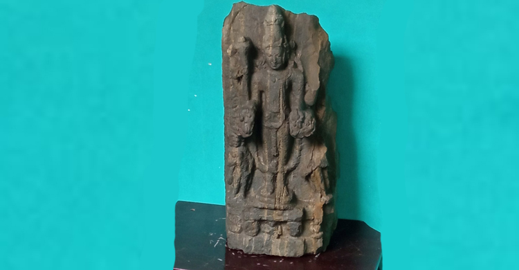 বগুড়ায় পুকুরে মিললো ১৫ কেজি ওজনের বিষ্ণুমূর্তি