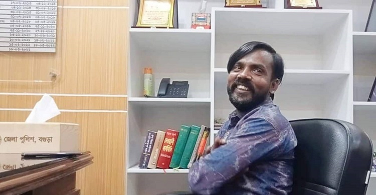 সাংবাদিককে হুমকি, থানায় হিরো আলম