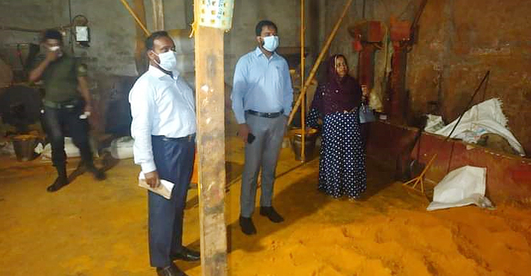 ইটের গুঁড়া-রং মিশিয়ে মসলা তৈরি, ৪ কারখানা সিলগালা