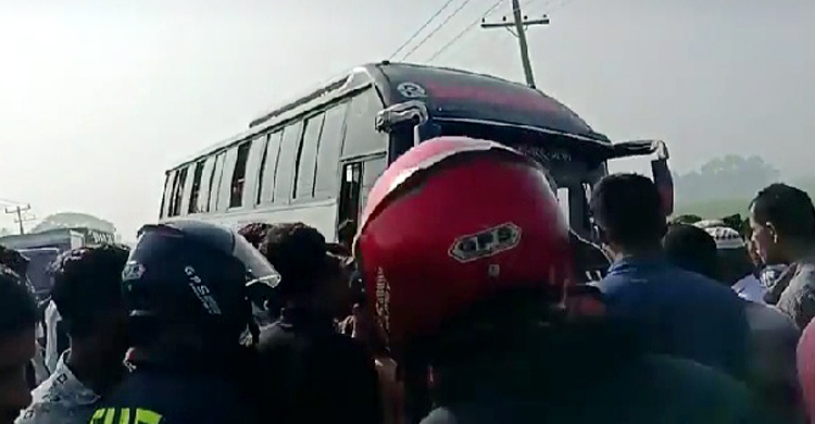 ভৈরবে বাসের ধাক্কায় অটোরিকশার দুই যাত্রী নিহত