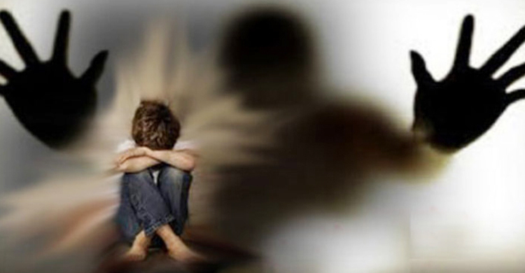 পাতা কুড়ানোর কথা বলে ডেকে শিশুকে বলাৎকারের অভিযোগ