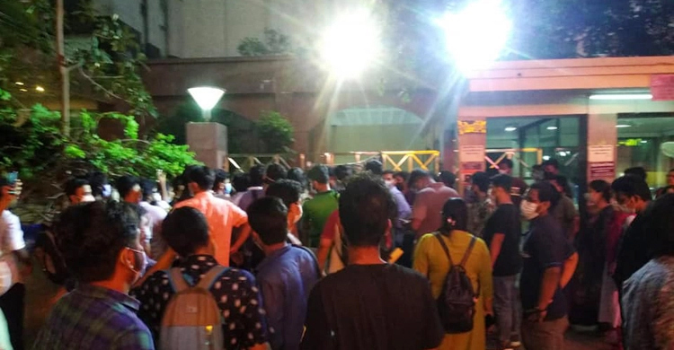 সাড়ে তিন ঘণ্টা পর মুক্ত নর্থ সাউথের ভিসি