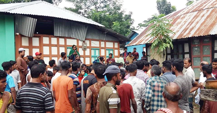 মেম্বারের বাড়িতে হাতবোমা বানানোর সময় বিস্ফোরণ, আহত ৫