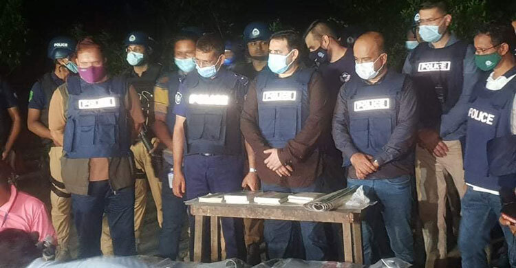 মদনপুরে ‌‘জঙ্গি আস্তানা’য় অভিযান শেষ, বোমা তৈরির সরঞ্জাম উদ্ধার