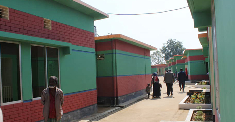 এতদিন যাদের মাথা গোঁজার ঠাঁই ছিল না তারা পেল ১১ লাখ টাকার ঘর