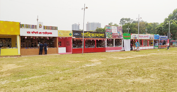 বইমেলাজুড়ে অদ্ভুত নীরবতা