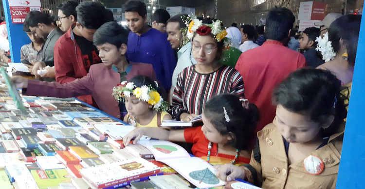 বইমেলার ১৩তম দিনে ৩৬৯ নতুন বই
