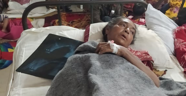 ডাক্তারের কাছে যাওয়ার গাড়ি ভাড়াও নেই খাদিজার