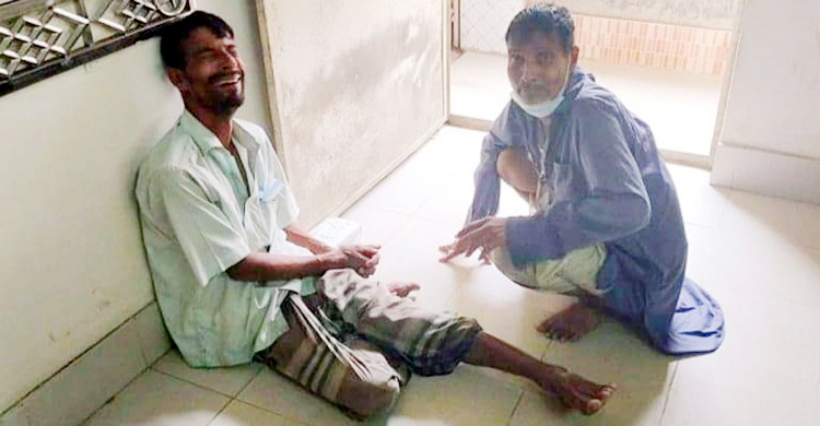 মামলা তুলে নিতে থানায় নিয়ে বাদীকে নির্যাতনের অভিযোগ