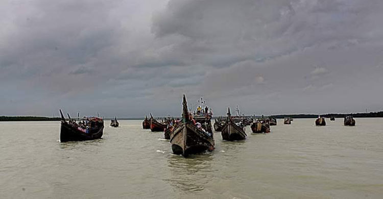 ঘূর্ণিঝড় আম্ফান : নিরাপদ আশ্রয়ে ৯৫ ভাগ মাছ ধরার ট্রলার