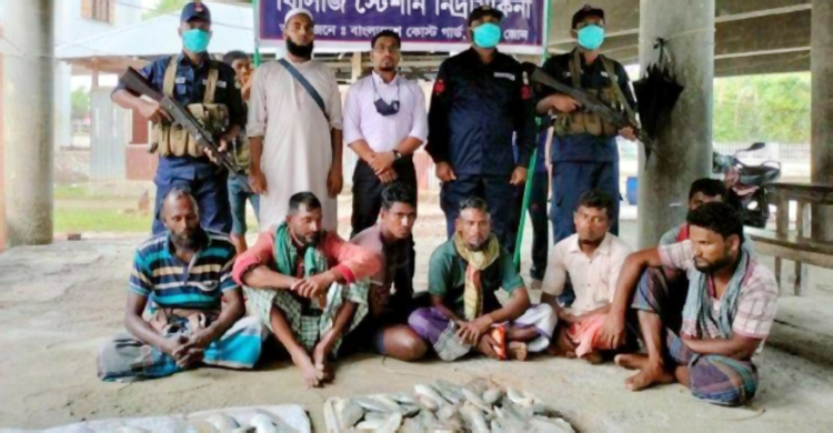 বরগুনায় নিষেধাজ্ঞার মধ্যে ইলিশ ধরায় ১৪ জেলের কারাদণ্ড
