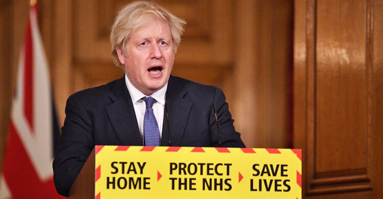 Covid: UK to close all travel corridors from Monday