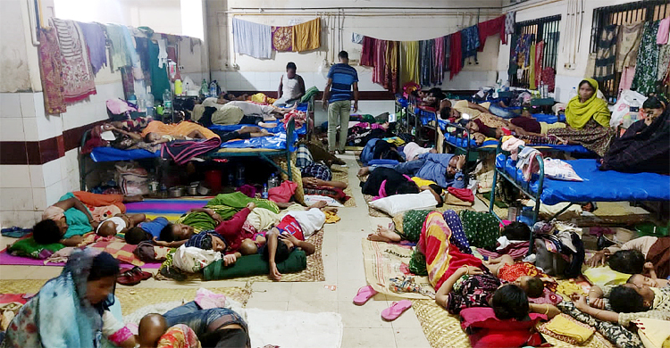 ব্রাহ্মণবাড়িয়া হাসপাতালে ডায়রিয়া রোগীর চাপ, মেঝেতেও চিকিৎসা