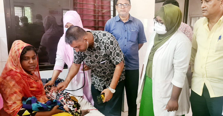 যমজ সন্তান নিয়ে মাথা গোঁজার ঠাঁই পাচ্ছেন রুমা