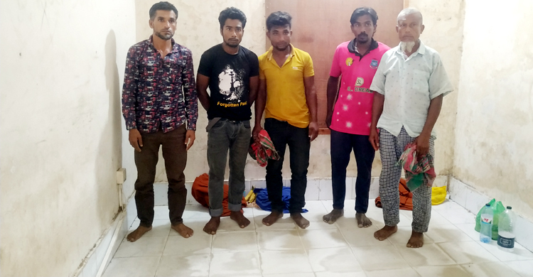 প্রবাসী জামাইয়ের বাড়িতে অবৈধ গ্যাস সংযোগ, শ্বশুরসহ আটক ৫