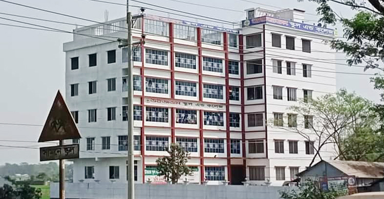 ব্রাহ্মণবাড়িয়ায় নির্যাতনের ঘটনা মাকে বলায় ছাত্রকে পেটালেন অধ্যক্ষ