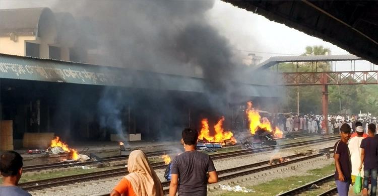 ব্রাহ্মণবাড়িয়ায় তাণ্ডব : গ্রেফতার আরও ৩