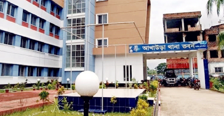 ব্রাহ্মণবাড়িয়ায় প্রেমে রাজি না হওয়ায় স্কুলছাত্রীকে ছুরিকাঘাত