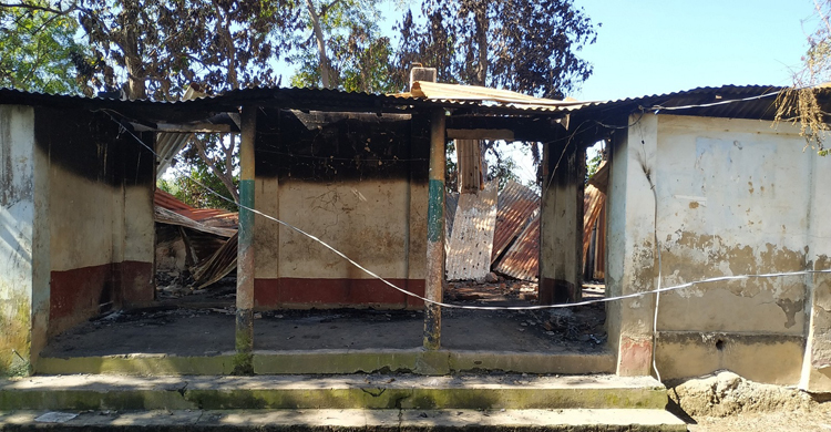 বিল নিয়ে দ্বন্দ্বে খোলা আকাশের নিচে ৩০ পরিবার