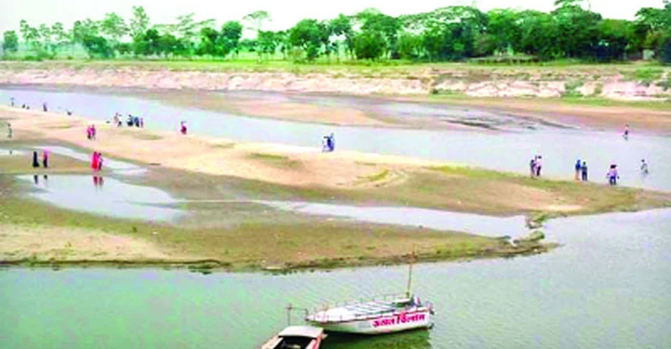 প্রবাহ পুনরুদ্ধার ও নৌচলাচল নিশ্চিতে ব্রহ্মপুত্র খনন হচ্ছে