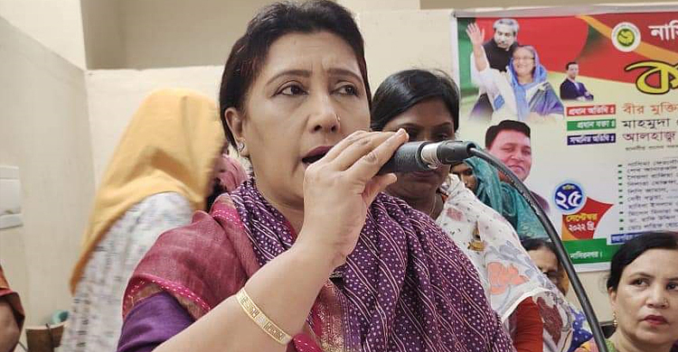 রুমিন ফারহানা আমাদের নখের যোগ্যতায়ও নাই: মাহমুদা