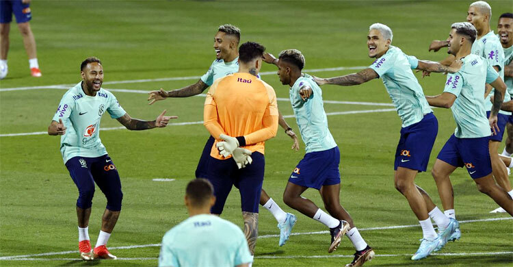 প্রথম ১০ গোলের জন্য ১০ ধরনের নাচের অনুশীলন নেইমারদের