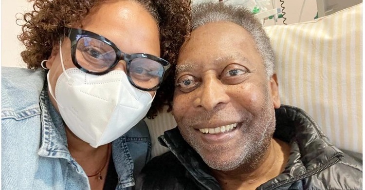 Football legend Pele 'recovering well'