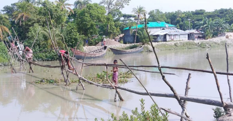 ব্রিজের অভাবে ভুগছে দ্বীপের ১০ হাজার বাসিন্দা