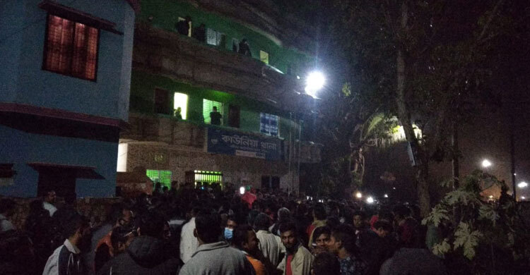 অবরোধ তুলে নিলেন বিক্ষোভকারীরা, বরিশালে বাস চলাচল স্বাভাবিক