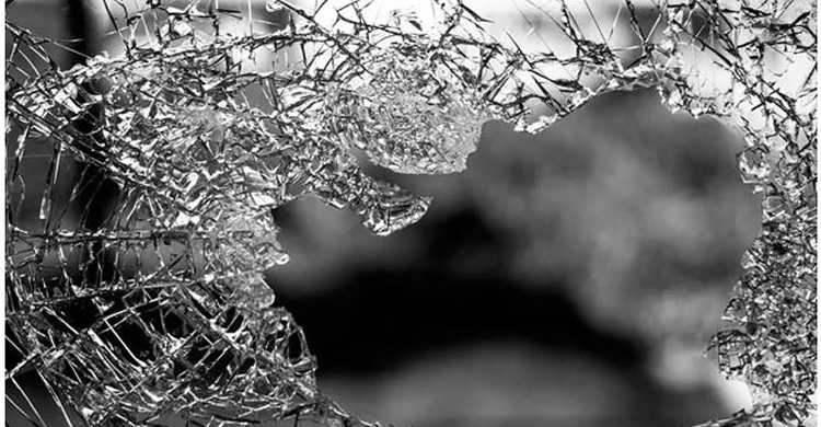 6 killed as car falls into canal near Delhi due to fog