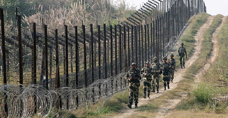 বিএসএফের গুলিতে যুবক নিহত, নো-ম্যান্স ল্যান্ডে পড়ে আছে মরদেহ