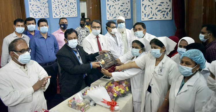 বিএসএমএমইউতে হেলথ কার্ড উদ্বোধন