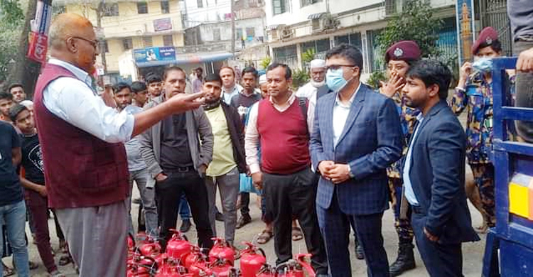বিএসটিআইয়ের অভিযানে এক প্রতিষ্ঠান সিলগালা, আরেকটির মালামাল জব্দ