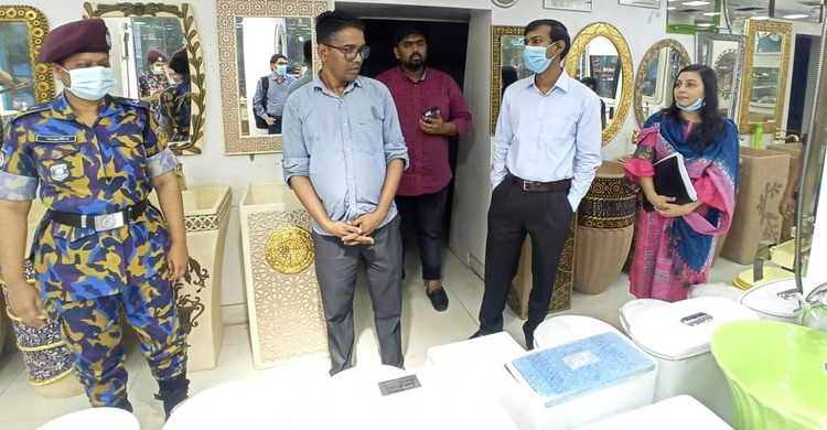 লাইসেন্স ছাড়া স্যানিটারি পণ্য বিক্রি করায় জরিমানা