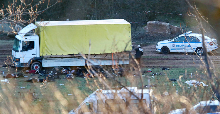 বুলগেরিয়ায় ট্রাকের ভেতর ১৮ শরণার্থীর লাশ