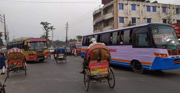 ৫ ঘণ্টা আগেই শেষ হলো ধর্মঘট, ফরিদপুরে বাস চলাচল শুরু