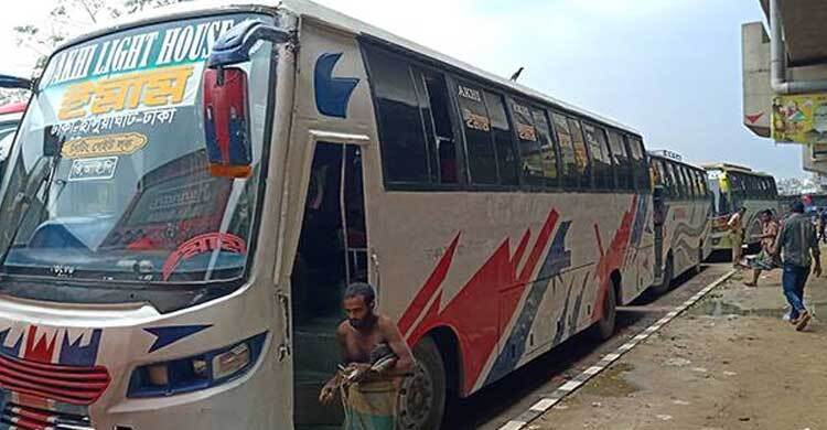 বিধিনিষেধে ঢাকা-টাঙ্গাইল মহাসড়কে চলা ৩৭ বাস জব্দ