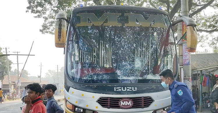 বিজয় দিবসের অনুষ্ঠানে এসে বাসচাপায় শিক্ষার্থীর মৃত্যু