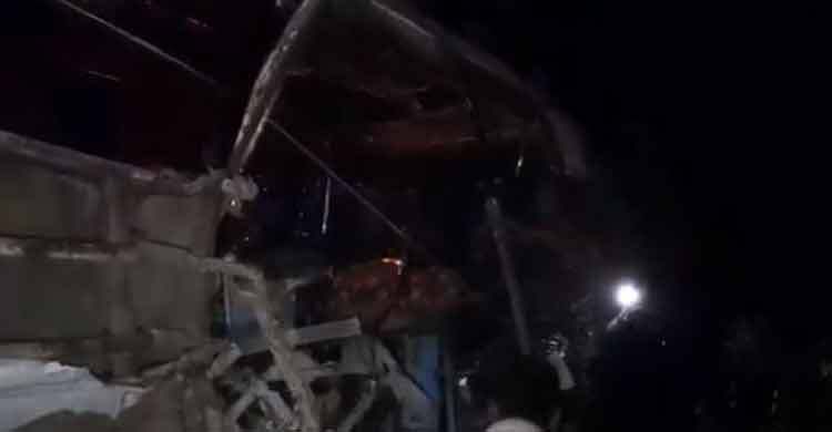 রাজাপুরে বাস-ট্রাক সংঘর্ষে সুপারভাইজার নিহত