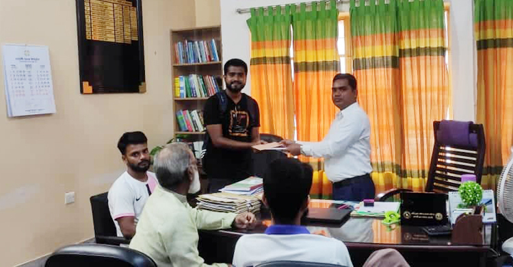 যাত্রী ফেলে রিজার্ভ গেলো বাস, জরিমানা গুনলেন মালিক