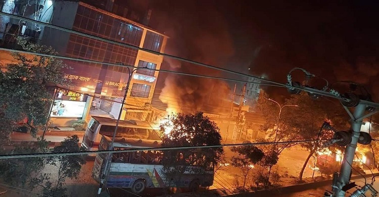 রামপুরায় বাসে আগুন: সিসিটিভি ফুটেজ দেখে গ্রেফতার ২